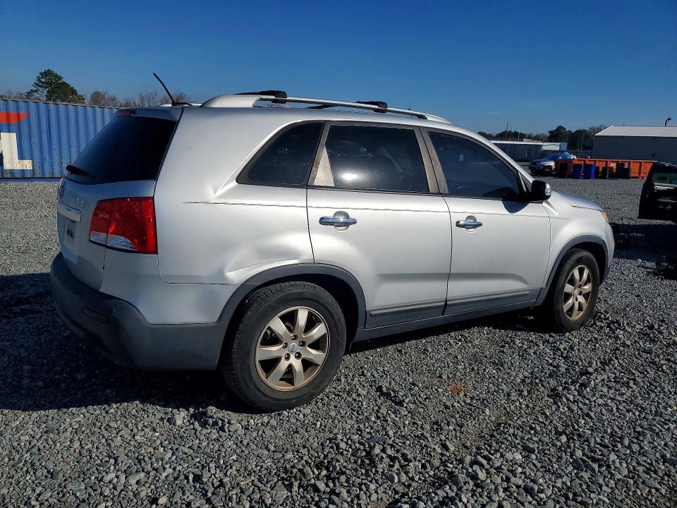 Photo 3 from auction – 2012 KIA SORENTO with VIN 5XYKT3A66CG250040