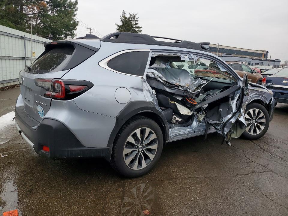 Photo 3 from auction – 2023 SUBARU OUTBACK with VIN 4S4BTANC2P3134635