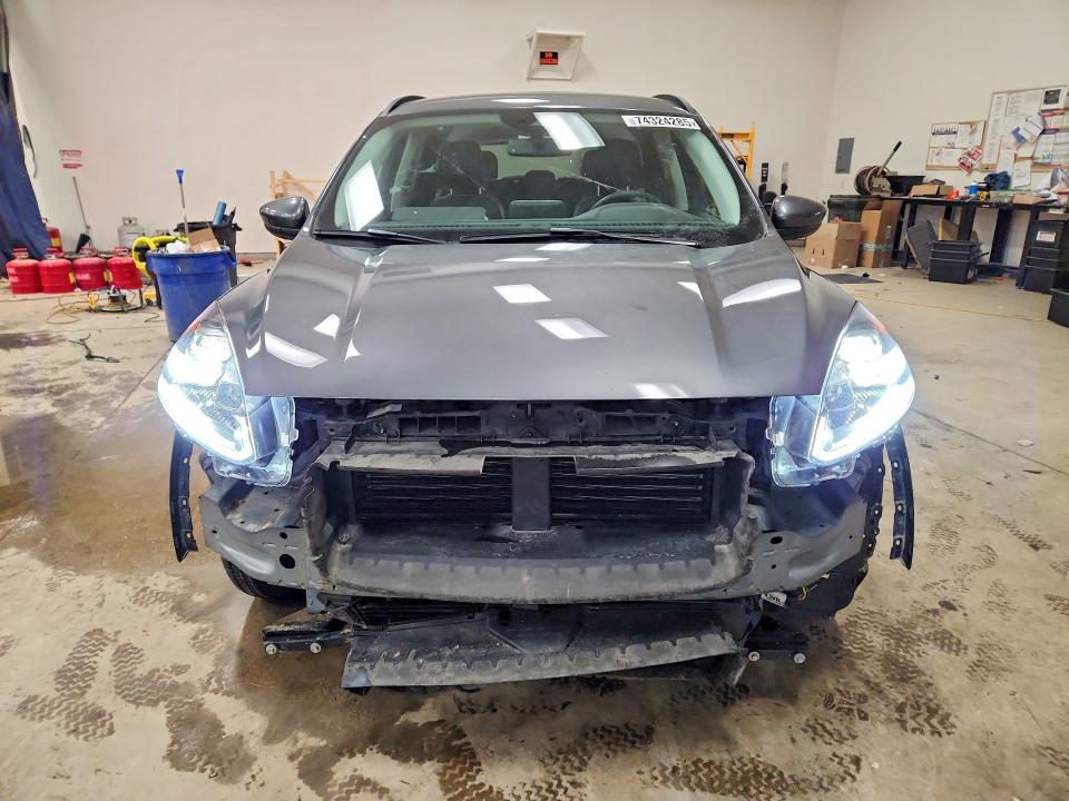 Photo 5 from auction – 2022 FORD ESCAPE with VIN 1FMCU9J99NUA23467