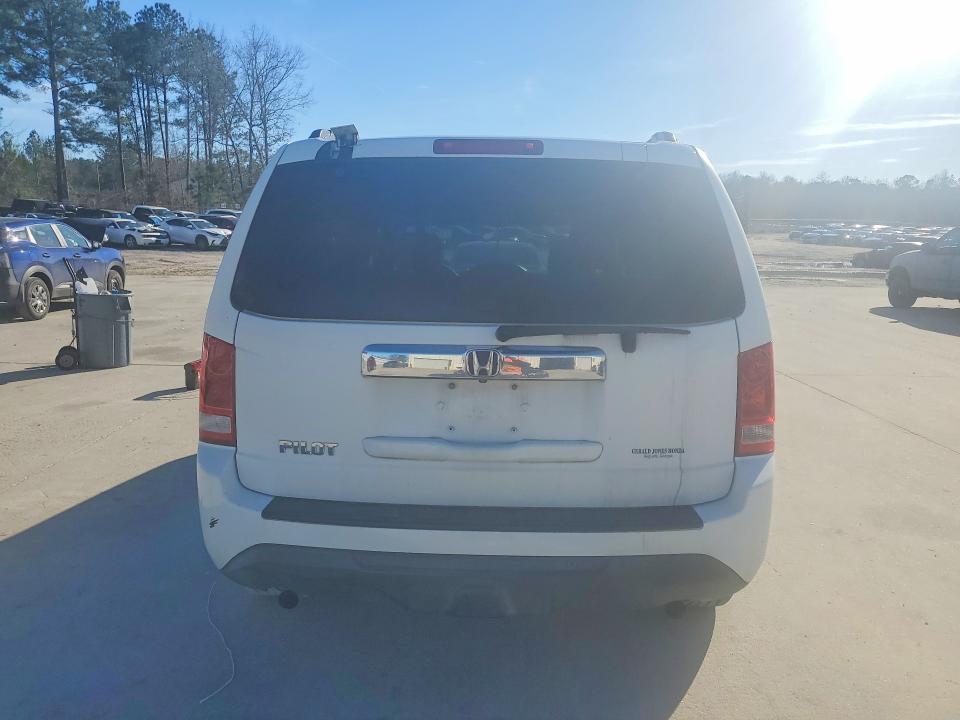 Photo 6 from auction – 2015 HONDA PILOT with VIN 5FNYF3H25FB013085