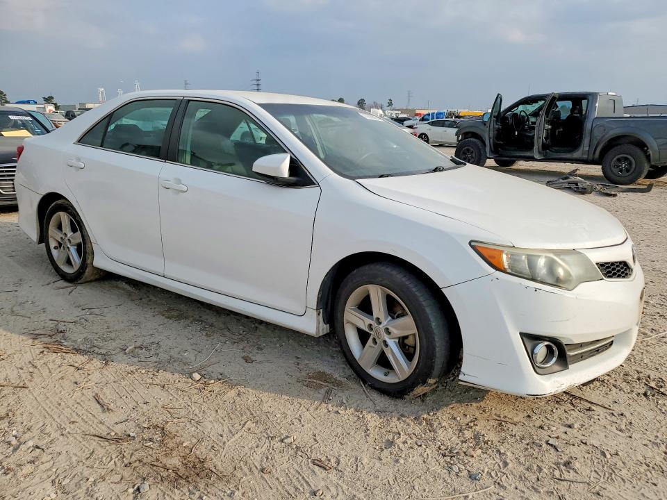 Photo 4 from auction – 2014 TOYOTA CAMRY with VIN 4T1BF1FK3EU432664
