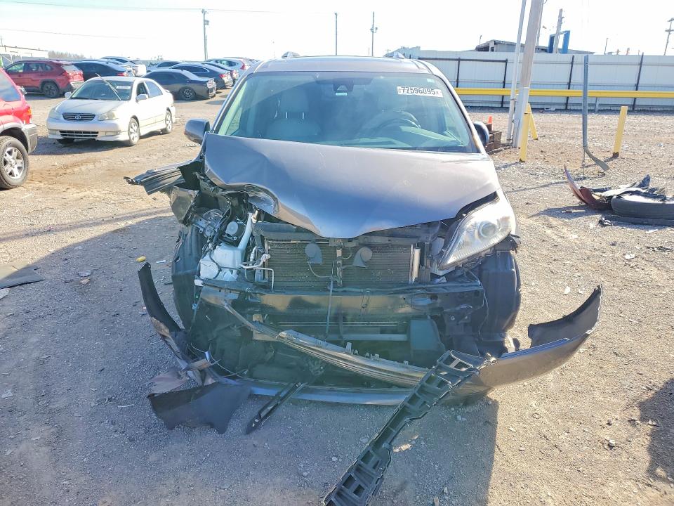 Photo 5 from auction – 2020 TOYOTA SIENNA XLE with VIN 5TDYZ3DC5LS047752