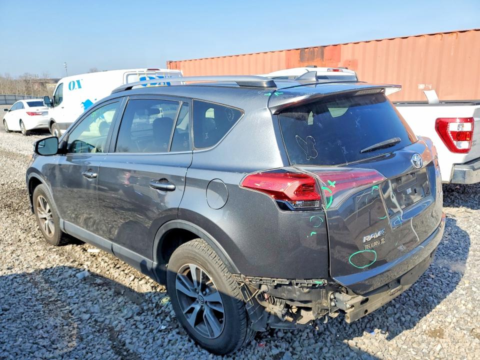 Photo 2 from auction – 2017 TOYOTA RAV4 XLE with VIN JTMWFREV2HD102390