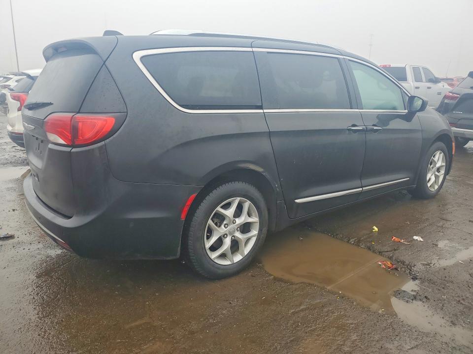 Photo 3 from auction – 2017 CHRYSLER PACIFICA with VIN 2C4RC1EG2HR517649