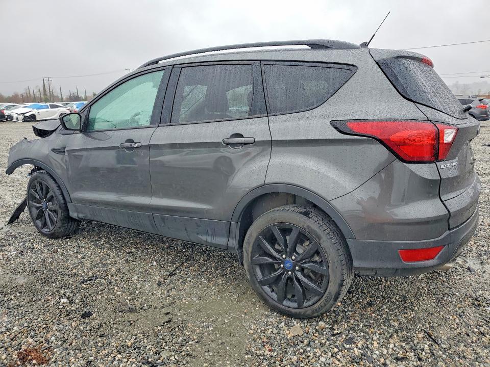Zdjęcie 2 z aukcji – 2019 FORD ESCAPE z VIN 1FMCU0GD5KUB30177