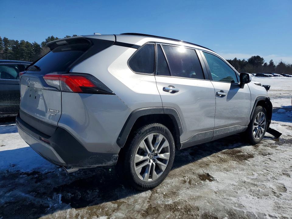 Photo 3 from auction – 2022 TOYOTA RAV4 with VIN 2T3N1RFV4NC280164