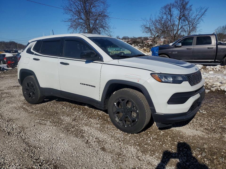 Photo 4 from auction – 2024 JEEP COMPASS with VIN 3C4NJDAN8RT160048