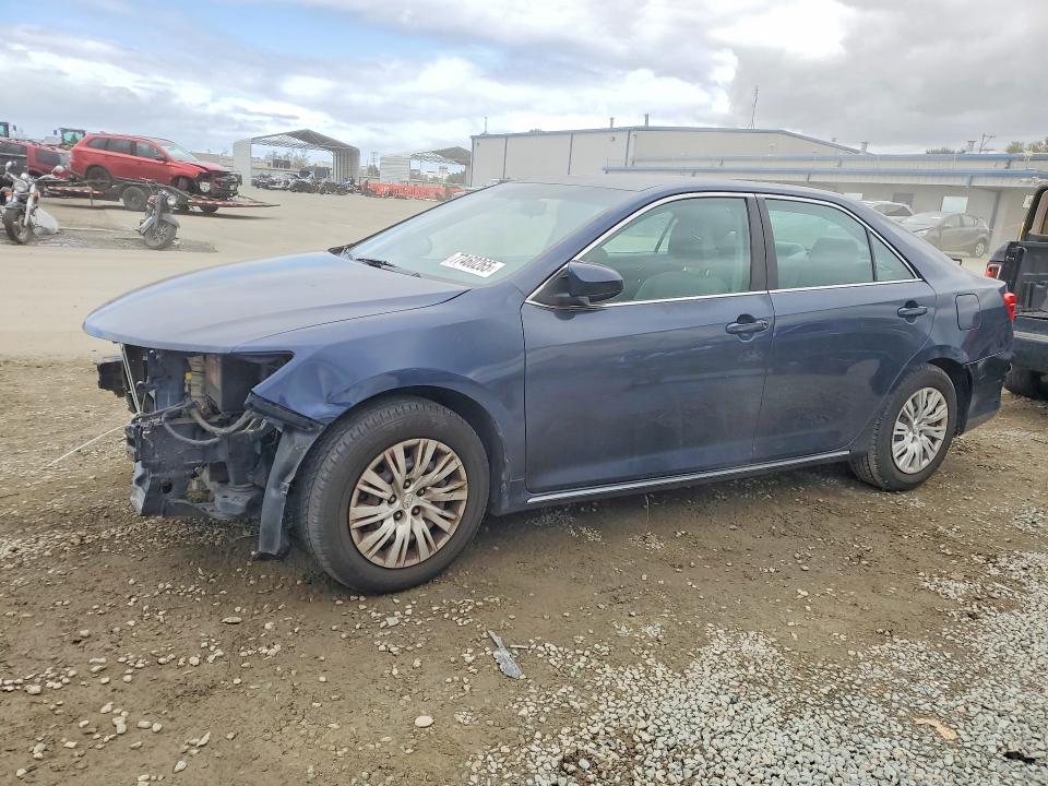 TOYOTA CAMRY 2014 with VIN 4T4BF1FKXER379533 - Photo from auction