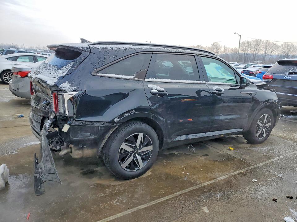 Photo 3 from auction – 2022 KIA SORENTO with VIN 5XYRL4LC5NG136914