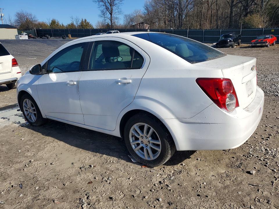 Foto 2 de la subasta – 2015 CHEVROLET SONIC LS con VIN 1G1JA5SH1F4152039