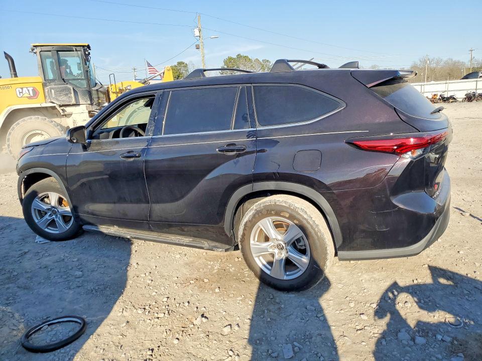 Photo 2 from auction – 2022 TOYOTA HIGHLANDER with VIN 5TDCZRAH7NS101665