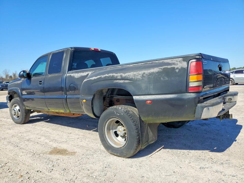 Photo 2 from auction – 2003 CHEVROLET SILVERADO with VIN 1GCJC39123E178427