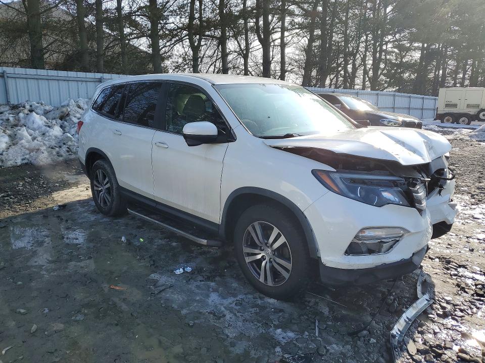 Photo 4 from auction – 2017 HONDA PILOT with VIN 5FNYF6H35HB058105