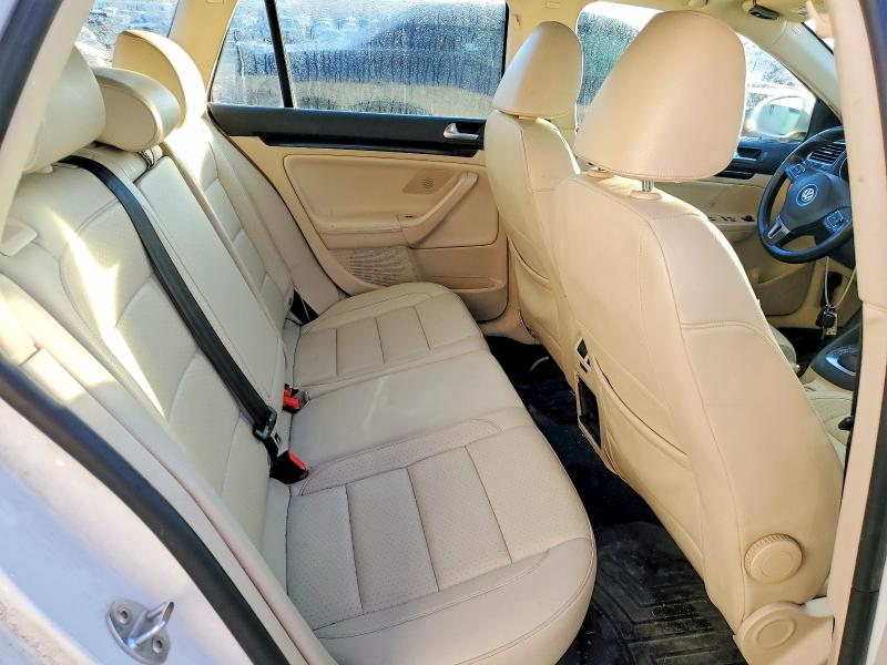 Photo 10 from auction – 2013 VOLKSWAGEN JETTA TDI with VIN 3VWPL7AJ4DM614720