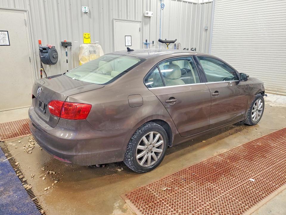 Photo 3 from auction – 2014 VOLKSWAGEN JETTA with VIN 3VWD07AJ4EM301972