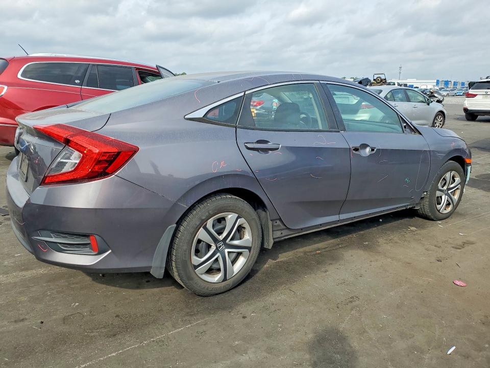 Photo 3 from auction – 2018 HONDA CIVIC with VIN 19XFC2F55JE010371