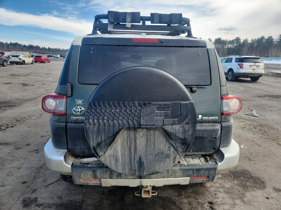 Photo 6 from auction – 2013 TOYOTA FJ CRUISER with VIN JTEBU4BF2DK169951