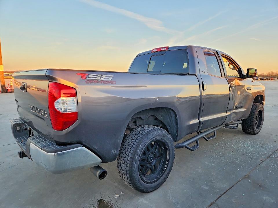 Photo 3 from auction – 2019 TOYOTA TUNDRA with VIN 5TFUW5F12KX777500