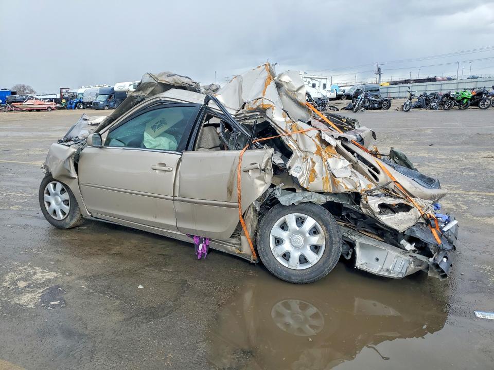 Photo 2 from auction – 2004 TOYOTA CAMRY with VIN 4T1BE32KX4U899275