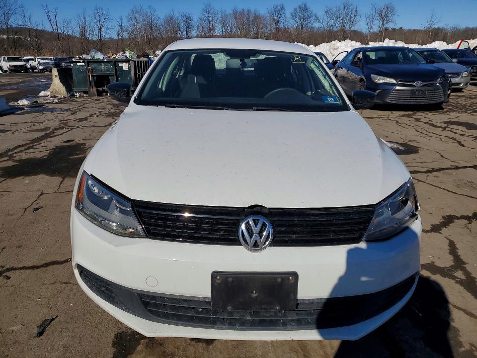 Photo 5 from auction – 2014 VOLKSWAGEN JETTA with VIN 3VW2K7AJ5EM289283