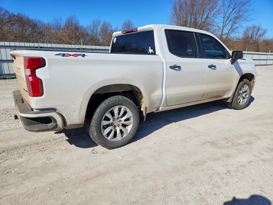 Photo 3 from auction – 2021 CHEVROLET SILVERADO with VIN 3GCUYBEF2MG148364