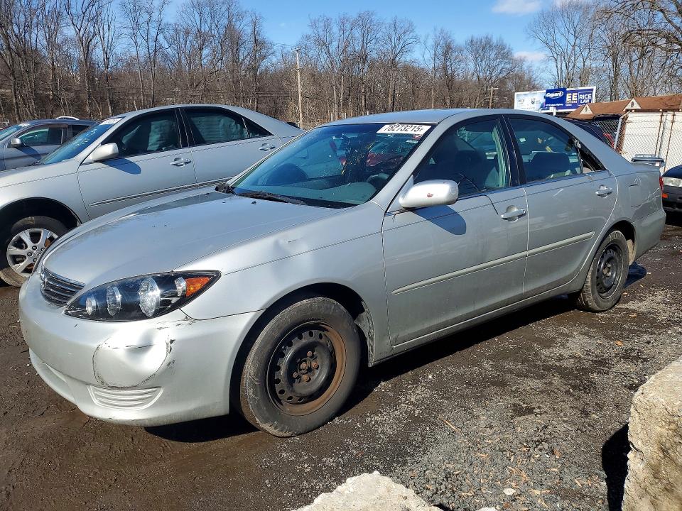 TOYOTA CAMRY 2005 with VIN 4T1BE30K05U421838 - Photo from auction