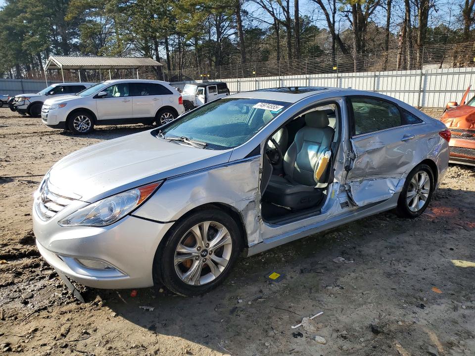 HYUNDAI SONATA 2011 with VIN 5NPEC4ACXBH030352 - Photo from auction