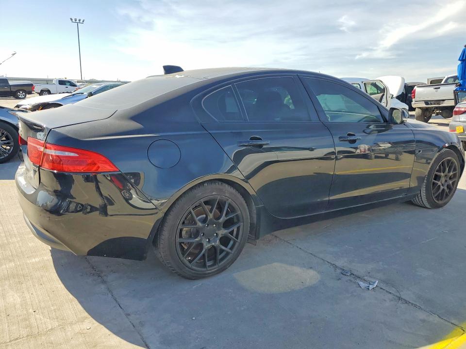 Photo 3 from auction – 2017 JAGUAR XE with VIN SAJAE4BN8HA968439