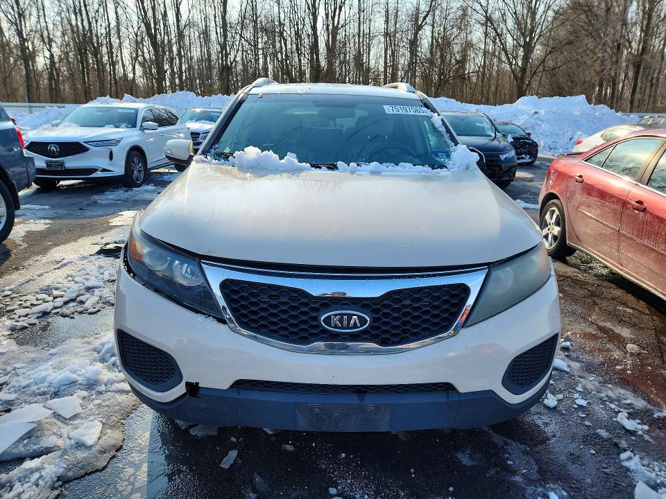 Photo 5 from auction – 2011 KIA SORENTO BA with VIN 5XYKTDA29BG070567