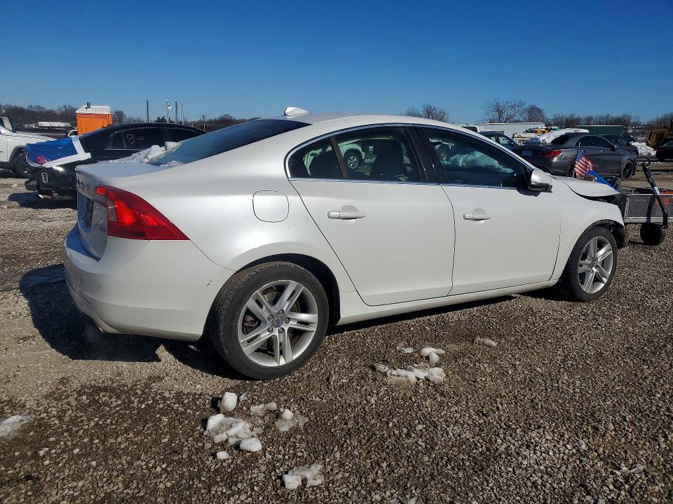 Photo 3 from auction – 2015 VOLVO S60 with VIN YV126MFM7F1342065