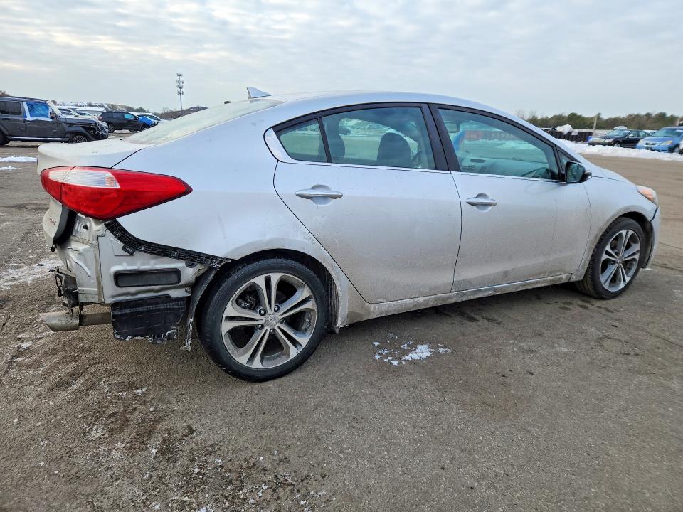Photo 3 from auction – 2016 KIA FORTE EX with VIN KNAFZ4A82G5616627
