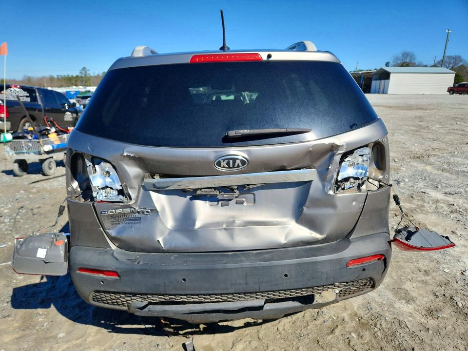 Photo 6 from auction – 2013 KIA SORENTO with VIN 5XYKT4A26DG332287
