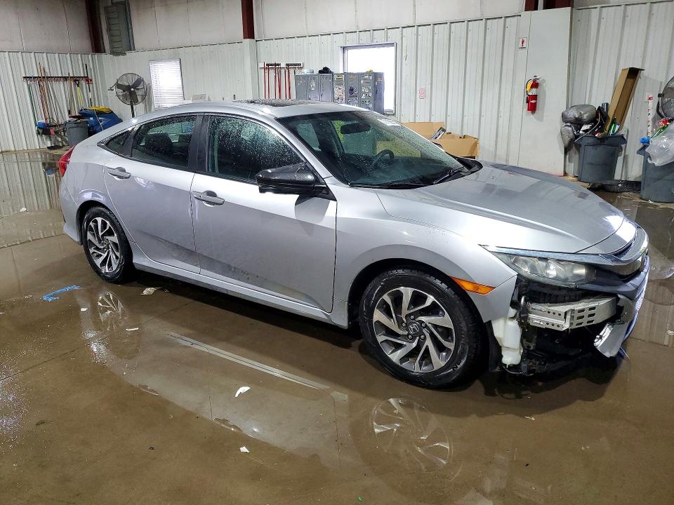 Photo 4 from auction – 2016 HONDA CIVIC with VIN 19XFC2F79GE220367