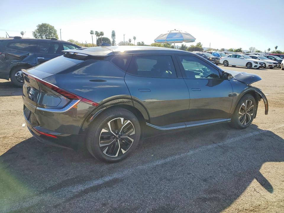 Photo 3 from auction – 2023 KIA EV6 with VIN KNDC34LA5P5102424