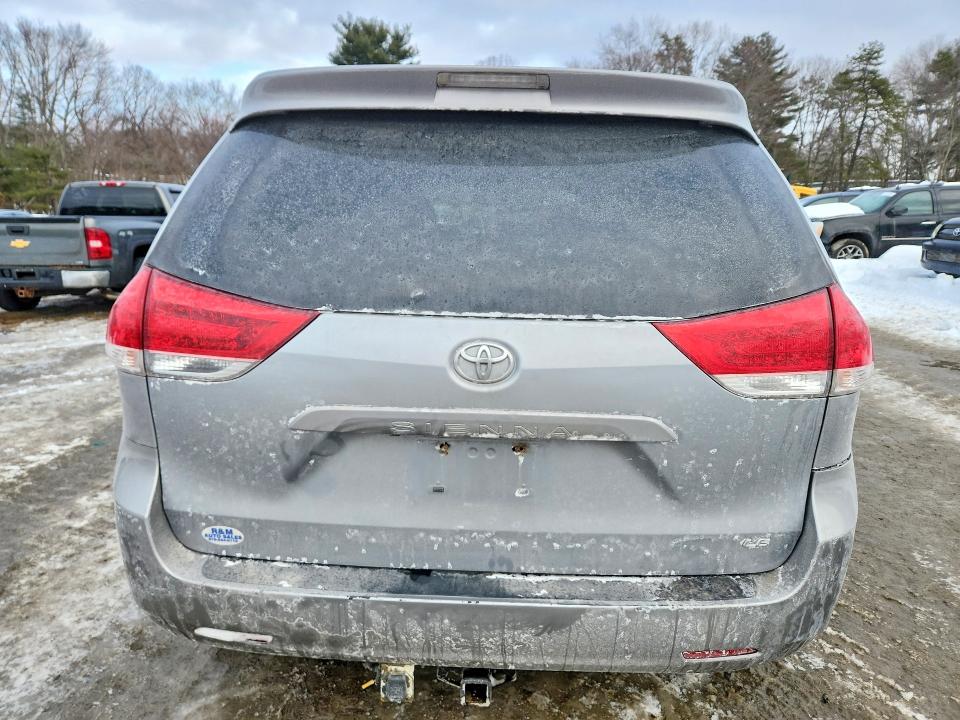 Photo 6 from auction – 2011 TOYOTA SIENNA LE with VIN 5TDKK3DC3BS072500