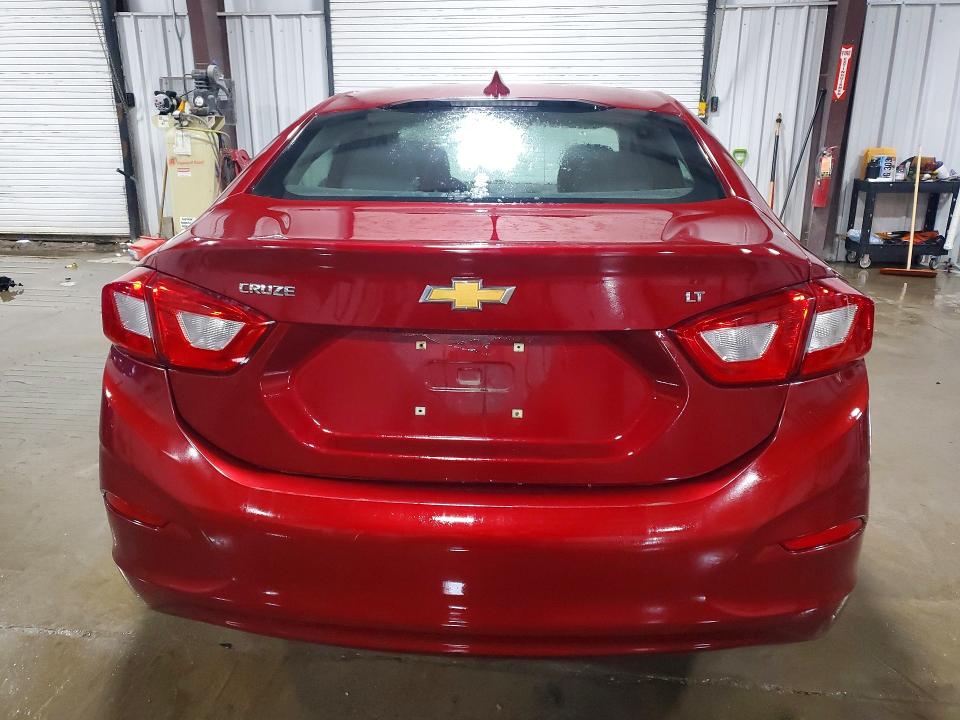 Photo 6 from auction – 2018 CHEVROLET CRUZE LT with VIN 1G1BE5SM1J7150997