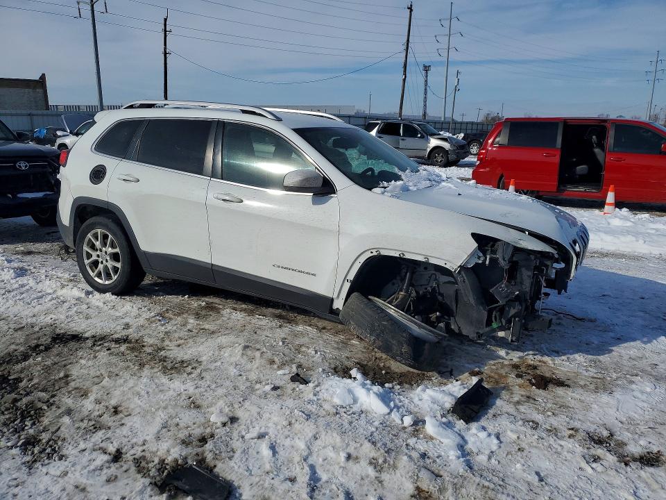 Photo 4 from auction – 2015 JEEP CHEROKEE with VIN 1C4PJLCB5FW663001