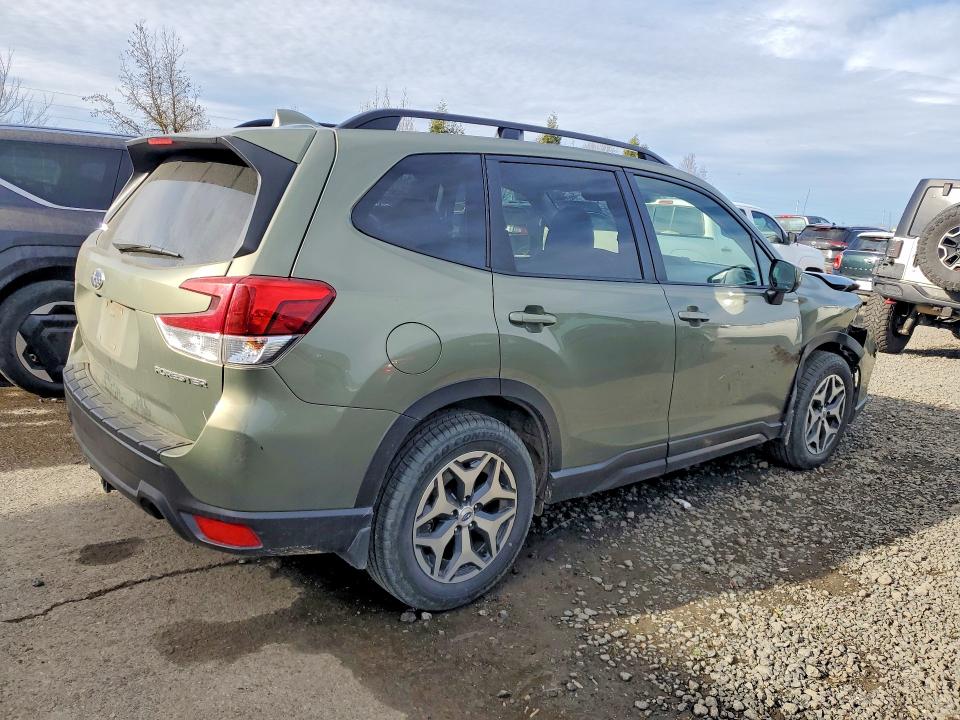 Photo 3 from auction – 2019 SUBARU FORESTER P with VIN JF2SKAGC2KH584867