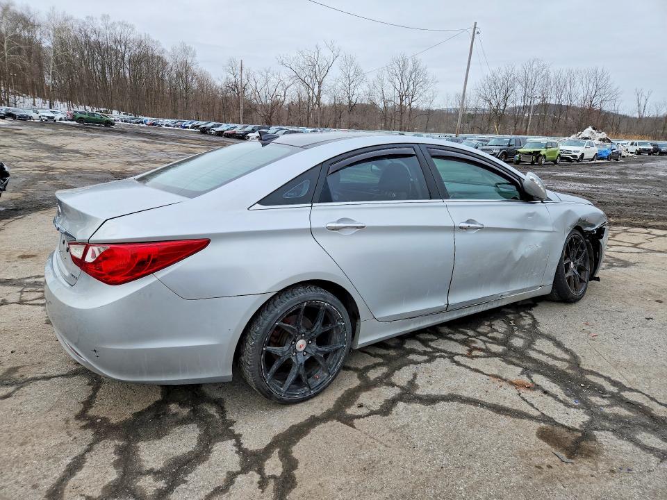 Photo 3 from auction – 2012 HYUNDAI SONATA with VIN 5NPEC4AC0CH324795