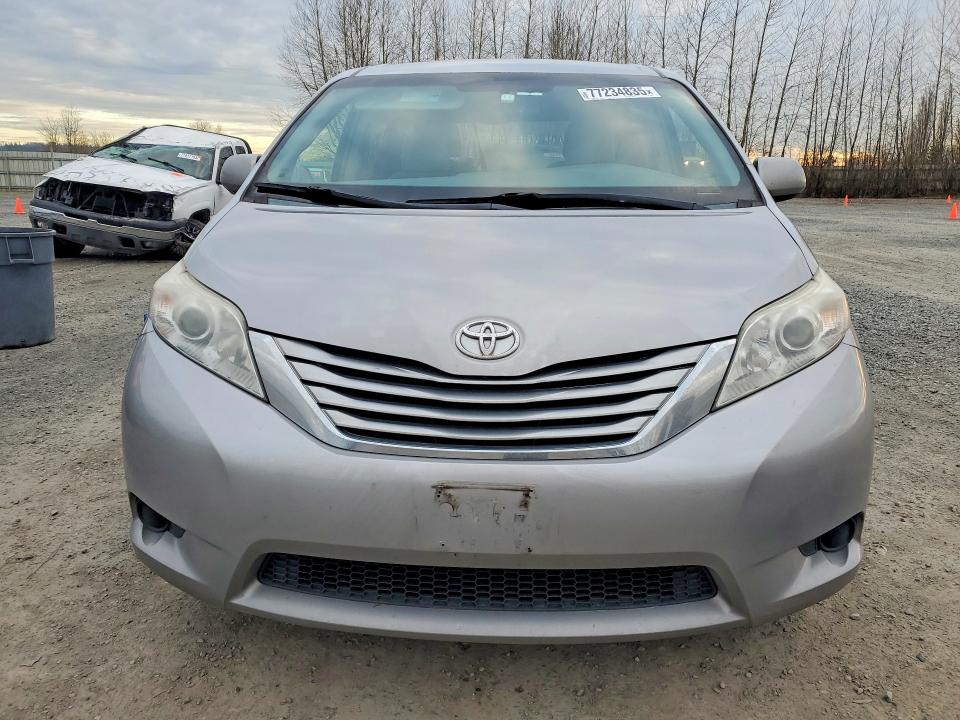 Photo 5 from auction – 2015 TOYOTA SIENNA with VIN 5TDJK3DC2FS124457