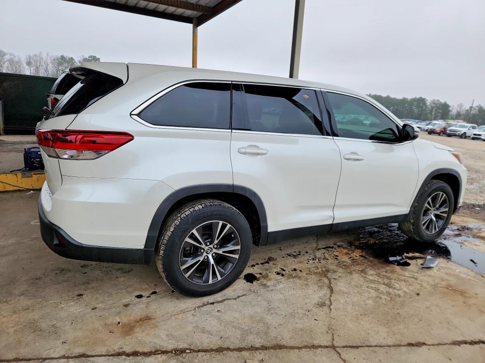 Photo 3 from auction – 2019 TOYOTA HIGHLANDER with VIN 5TDZARFH9KS056959