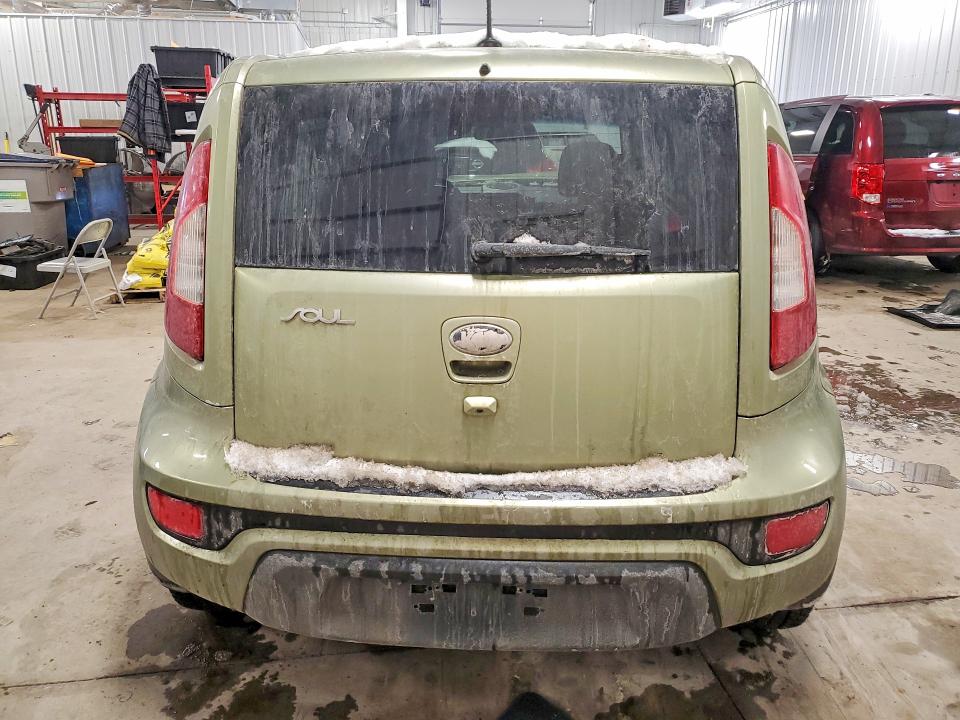 Photo 6 from auction – 2013 KIA SOUL with VIN KNDJT2A61D7603045