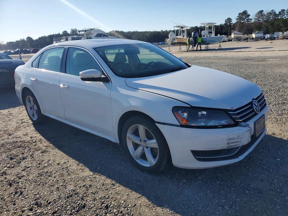 Photo 4 from auction – 2013 VOLKSWAGEN PASSAT with VIN 1VWBP7A37DC116478