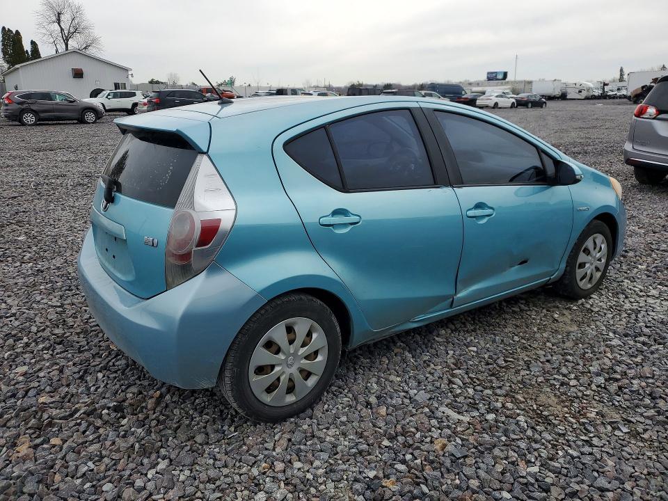 Photo 3 from auction – 2013 TOYOTA PRIUS C with VIN JTDKDTB37D1054417