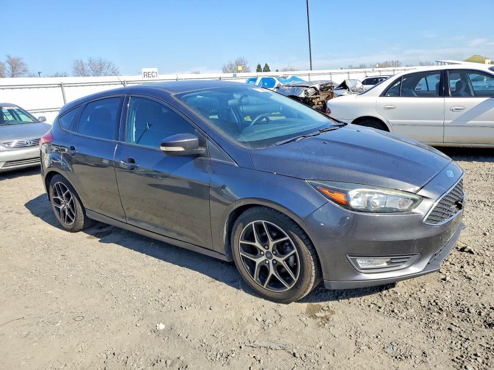 Photo 4 from auction – 2017 FORD FOCUS SEL with VIN 1FADP3M20HL258383