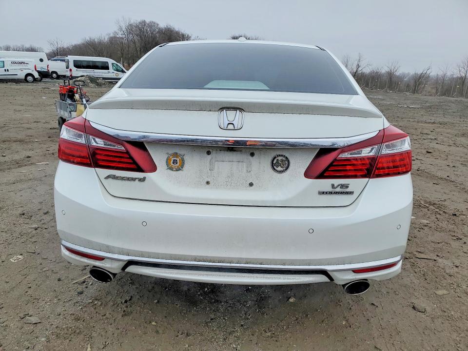 Photo 6 from auction – 2016 HONDA ACCORD TOU with VIN 1HGCR3F99GA035278