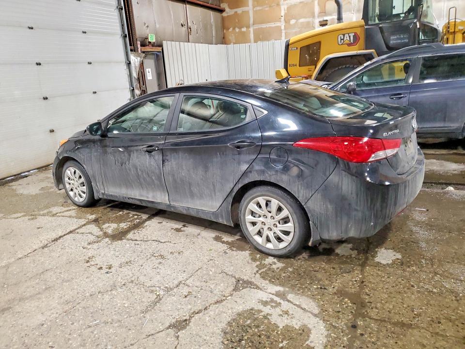 Photo 2 from auction – 2012 HYUNDAI ELANTRA with VIN 5NPDH4AE9CH131768