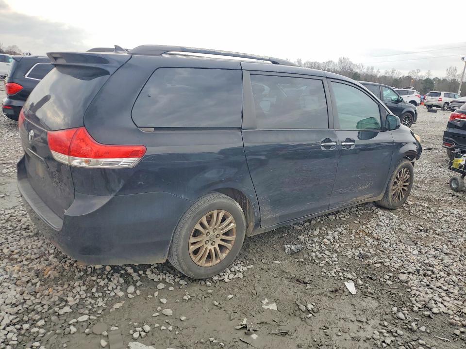 Photo 3 from auction – 2013 TOYOTA SIENNA with VIN 5TDYK3DC3DS296041