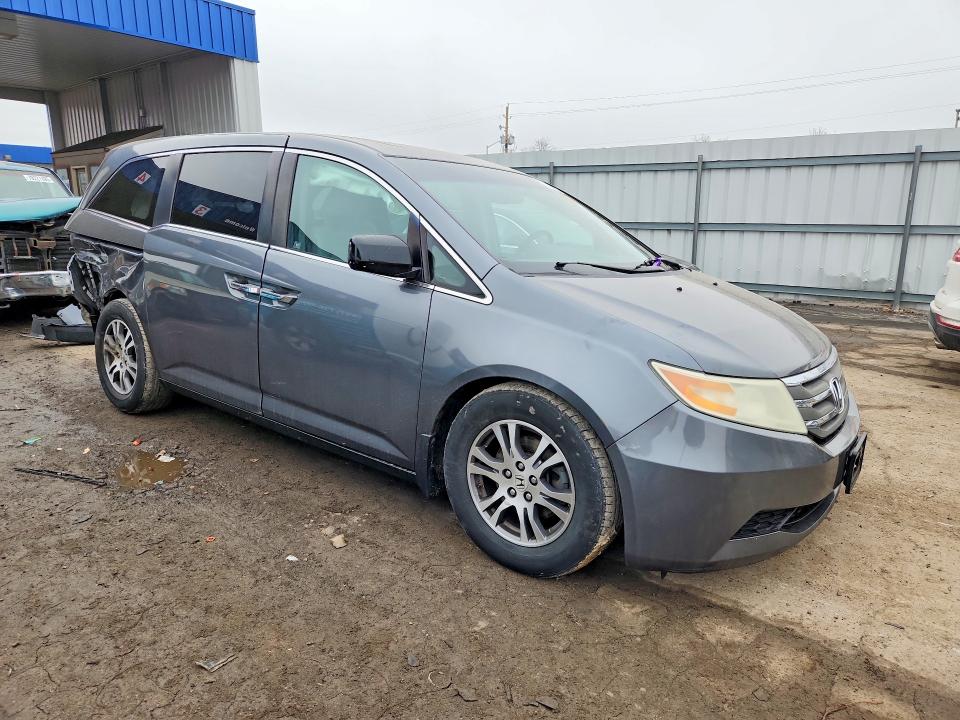 Photo 4 from auction – 2011 HONDA ODYSSEY with VIN 5FNRL5H64BB015111