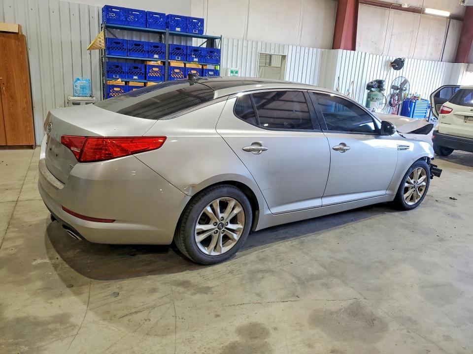 Photo 3 from auction – 2011 KIA OPTIMA EX with VIN KNAGN4A75B5140325